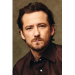 Profilbild von Lewis Pullman